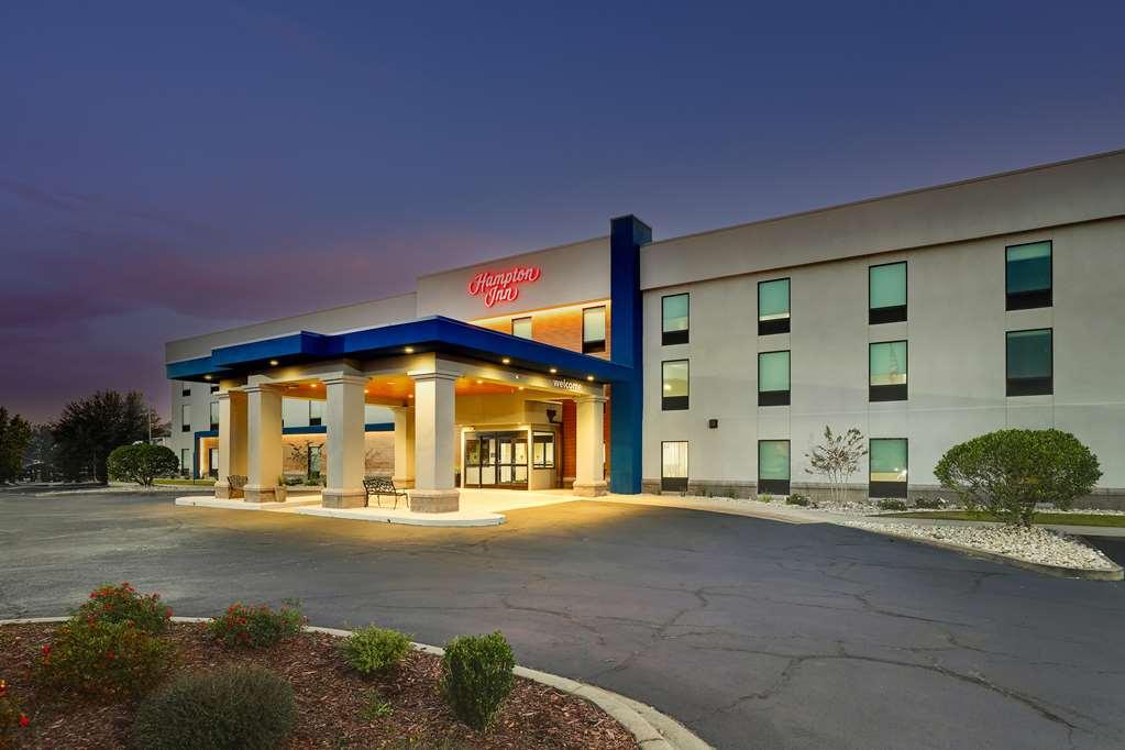 Hampton Inn Moultrie Bagian luar foto