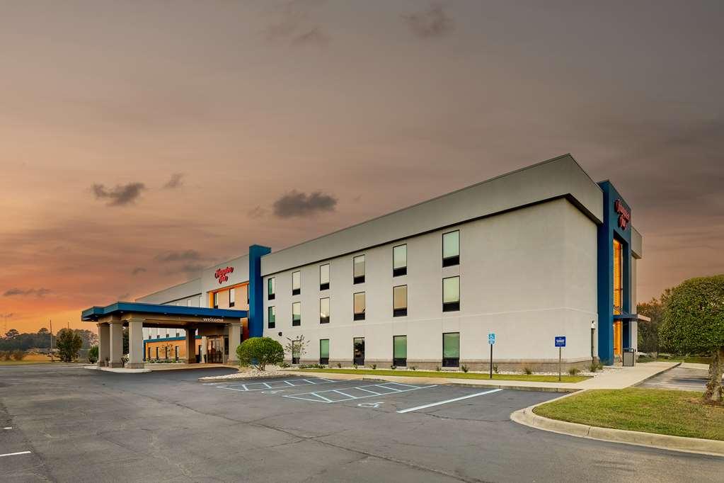 Hampton Inn Moultrie Bagian luar foto
