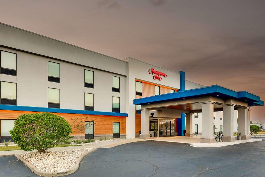 Hampton Inn Moultrie Bagian luar foto